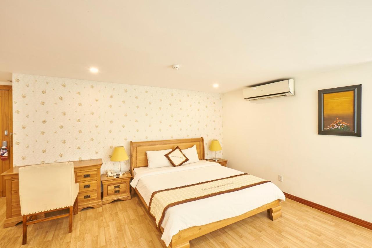 Sai Gon'S Book Hotel - The Airport Front Ho Chi Minh City Bagian luar foto
